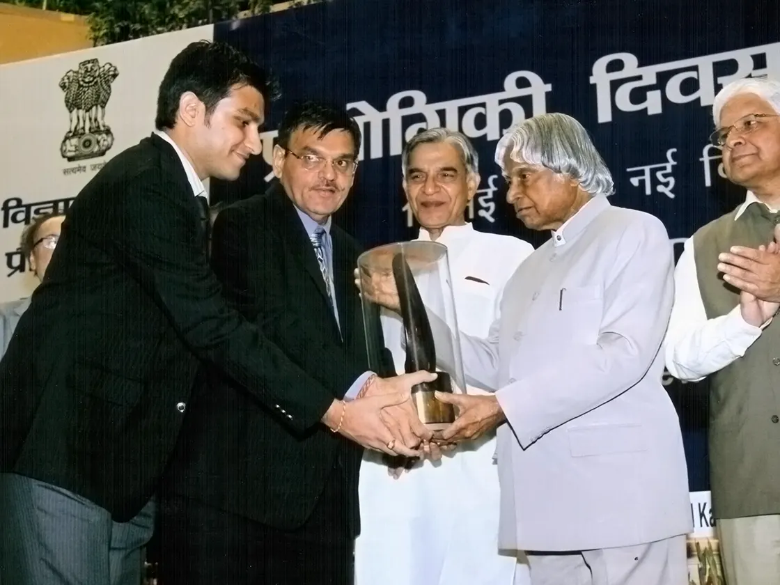 The National Awards R & D Efforts in Industry 2011