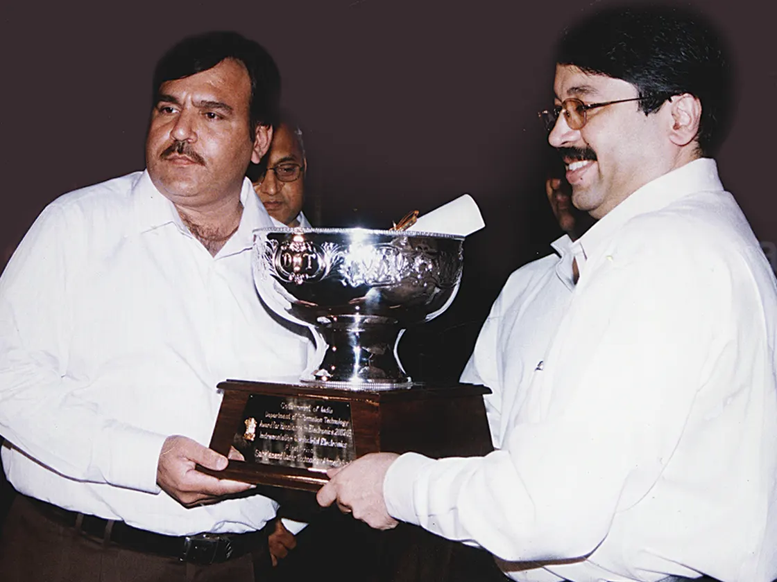 The National Award for Excellence in Electronics 2002